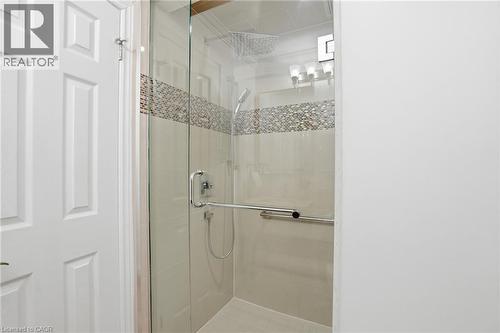 9 Stone Gate Drive, Grimsby, ON - Indoor Photo Showing Bathroom