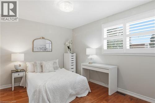 9 Stone Gate Drive, Grimsby, ON - Indoor Photo Showing Bedroom