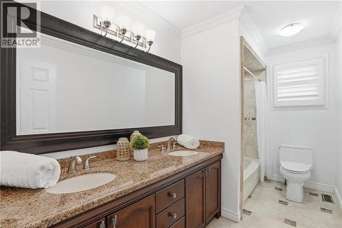 9 Stone Gate Drive, Grimsby, ON - Indoor Photo Showing Bathroom