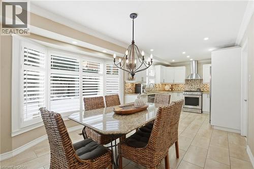 9 Stone Gate Drive, Grimsby, ON - Indoor Photo Showing Dining Room