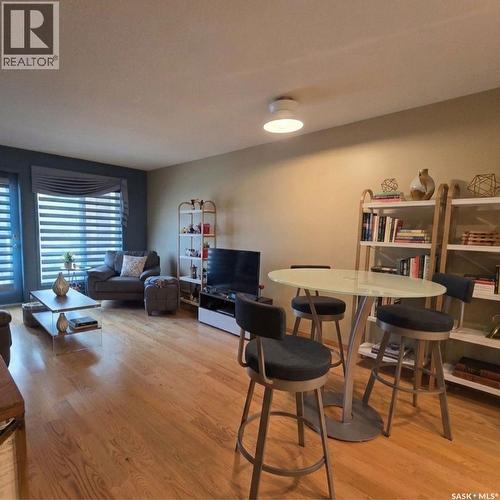 205 2244 Smith Street, Regina, SK - Indoor Photo Showing Living Room