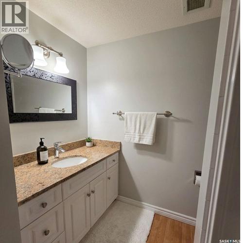 205 2244 Smith Street, Regina, SK - Indoor Photo Showing Bathroom
