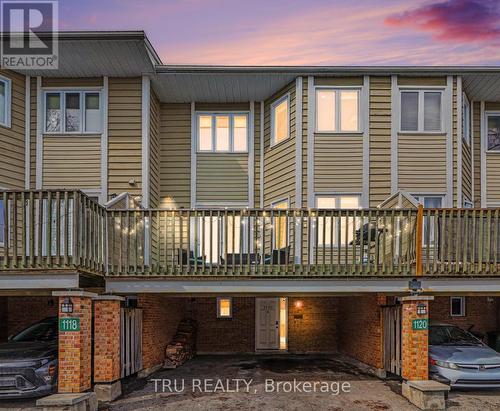 1120 CHIMNEY HILL WAY  Ottawa, ON K1J 8Z6