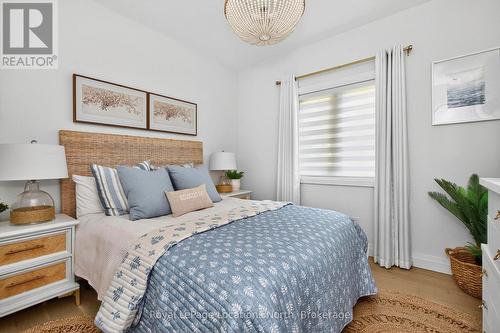15 Pinecone Avenue, Tiny, ON - Indoor Photo Showing Bedroom
