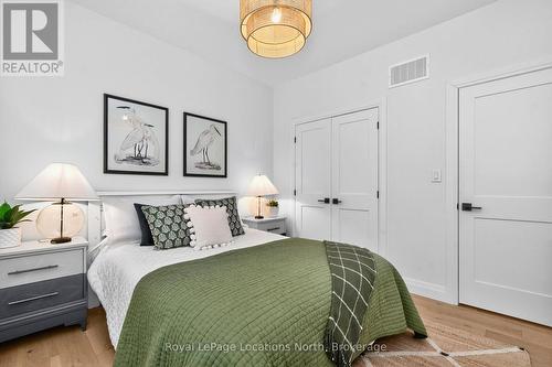 15 Pinecone Avenue, Tiny, ON - Indoor Photo Showing Bedroom