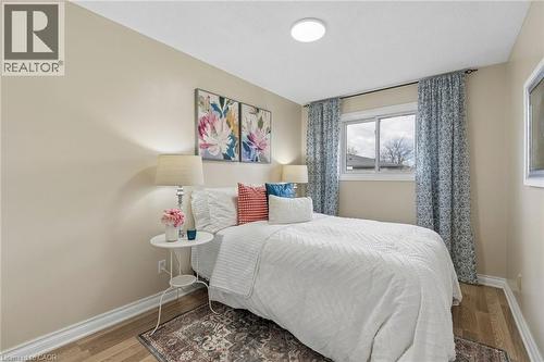 Bedroom 2 - 31 Mayfair Drive, Welland, ON - Indoor Photo Showing Bedroom