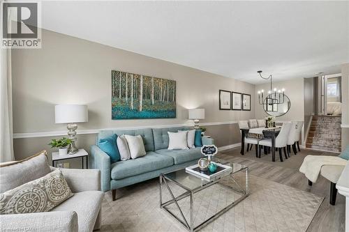 31 Mayfair Drive, Welland, ON - Indoor Photo Showing Living Room