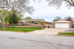 8257 POST ROAD Niagara Falls (Ascot), ON L2H 2E5