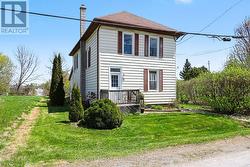 9 JUBILEE STREET Montague, ON K7A 2W9
