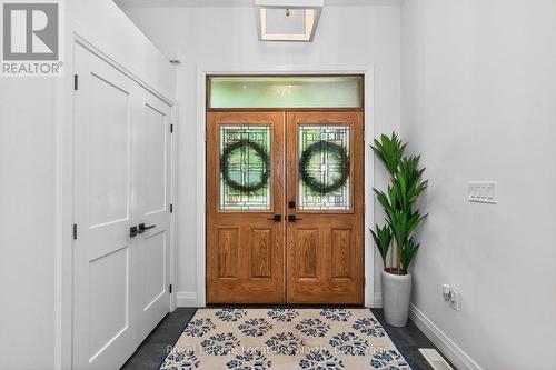 15 Pinecone Avenue, Tiny, ON - Indoor Photo Showing Other Room