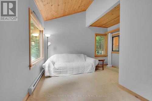 Three Season - 828 Ashby Road, Lanark Highlands, ON - Indoor Photo Showing Bedroom