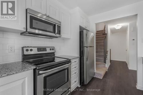 121 Helenium Lane, Ottawa, ON - Indoor Photo Showing Kitchen With Stainless Steel Kitchen