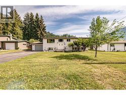1002 Ninth Street Salmo, BC V0G 1Z0
