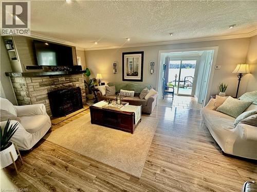 11 Lake Avenue, Cambridge, ON - Indoor Photo Showing Living Room With Fireplace