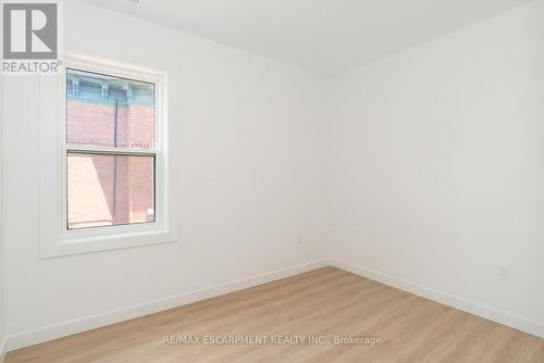 127 Victoria Avenue S, Hamilton, ON - Indoor Photo Showing Other Room