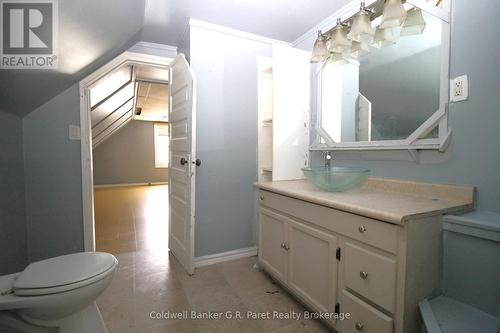 15 Wawa Street, St. Thomas, ON - Indoor Photo Showing Bathroom