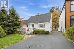 66 HAREWOOD AVENUE Toronto, ON M1M 2R3