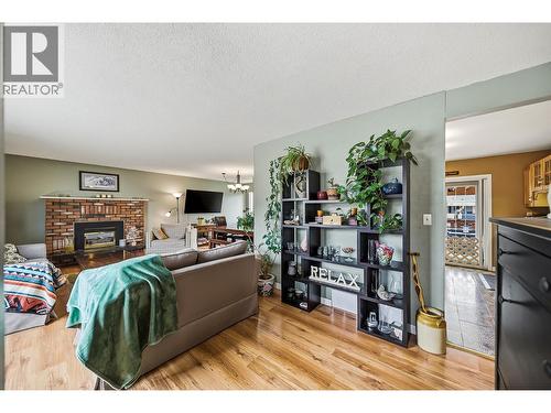 1125 Halston Avenue, Kamloops, BC - Indoor Photo Showing Living Room With Fireplace