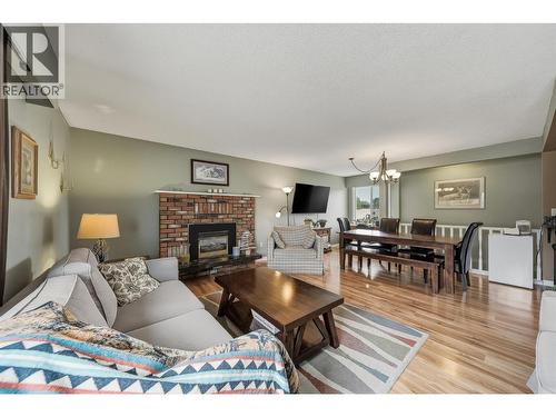 1125 Halston Avenue, Kamloops, BC - Indoor Photo Showing Living Room With Fireplace