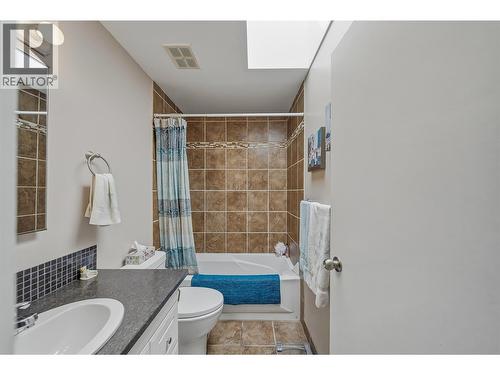 1125 Halston Avenue, Kamloops, BC - Indoor Photo Showing Bathroom