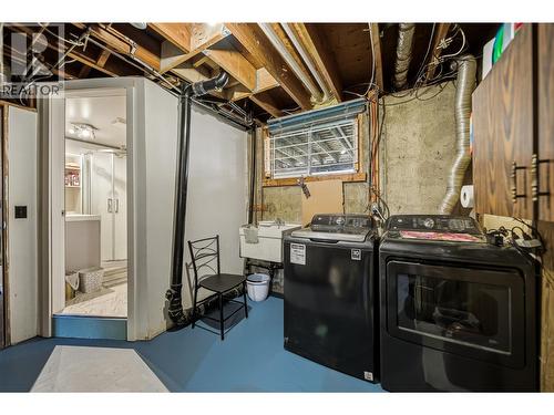 1125 Halston Avenue, Kamloops, BC - Indoor Photo Showing Laundry Room