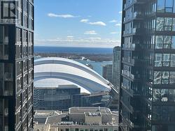 4011 - 125 BLUE JAYS WAY Toronto, ON M5V 0N5