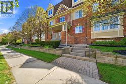 3 - 594 SHORELINE DRIVE  Mississauga, ON L5B 0A8