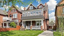 132 MARION STREET Toronto, ON M6R 1E7