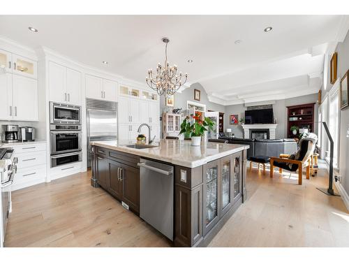 18638 54A Avenue, Surrey, BC - Indoor Photo Showing Kitchen With Upgraded Kitchen