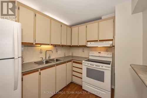 2309 - 1171 Ambleside Drive, Ottawa, ON - Indoor Photo Showing Kitchen With Double Sink