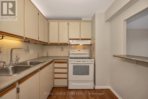 2309 - 1171 Ambleside Drive, Ottawa, ON - Indoor Photo Showing Kitchen With Double Sink