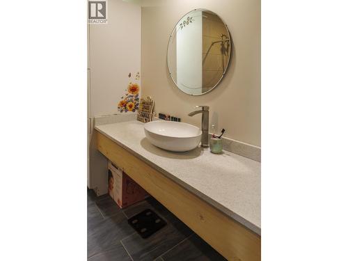 1090 Dyke Road, Mcbride, BC - Indoor Photo Showing Bathroom