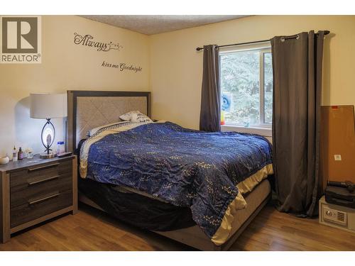 1090 Dyke Road, Mcbride, BC - Indoor Photo Showing Bedroom