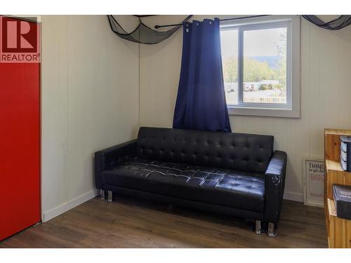1090 Dyke Road, Mcbride, BC - Indoor Photo Showing Bedroom