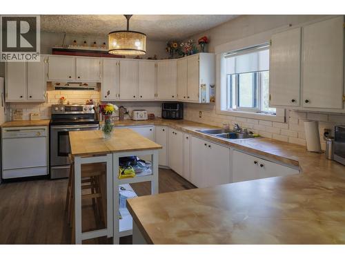 1090 Dyke Road, Mcbride, BC - Indoor Photo Showing Kitchen With Double Sink