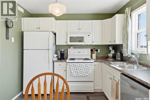 9 243 Herold Terrace, Saskatoon, SK - Indoor Photo Showing Kitchen With Double Sink
