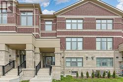44 SEINE LANE Richmond Hill, ON L4S 0P9