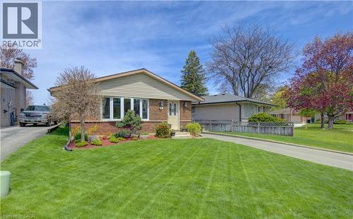 10 Bosworth Crescent, Kitchener, ON - Outdoor