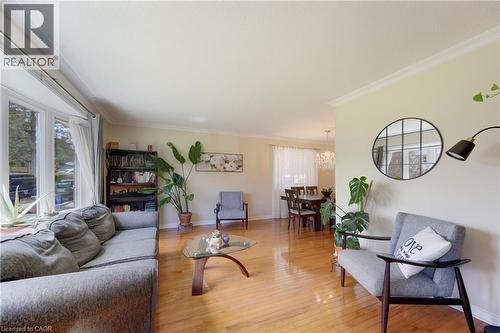 10 Bosworth Crescent, Kitchener, ON - Indoor Photo Showing Living Room