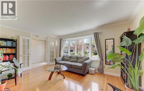 10 Bosworth Crescent, Kitchener, ON - Indoor Photo Showing Living Room