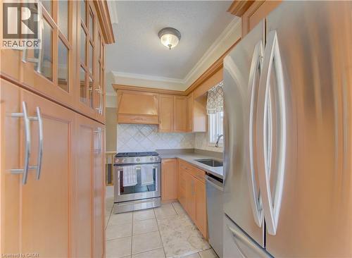 10 Bosworth Crescent, Kitchener, ON - Indoor Photo Showing Kitchen With Stainless Steel Kitchen