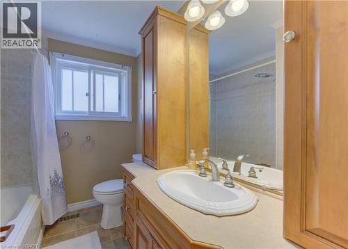 10 Bosworth Crescent, Kitchener, ON - Indoor Photo Showing Bathroom