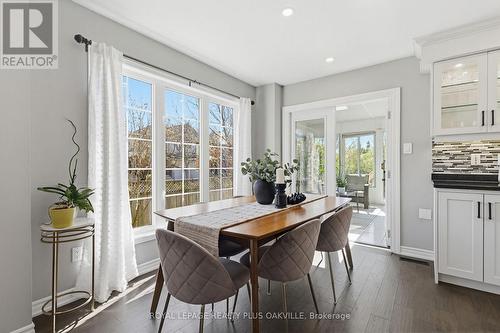 5200 Des Jardines Drive, Burlington, ON - Indoor Photo Showing Dining Room
