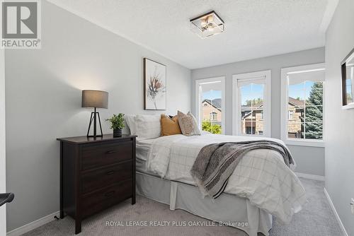 5200 Des Jardines Drive, Burlington, ON - Indoor Photo Showing Bedroom