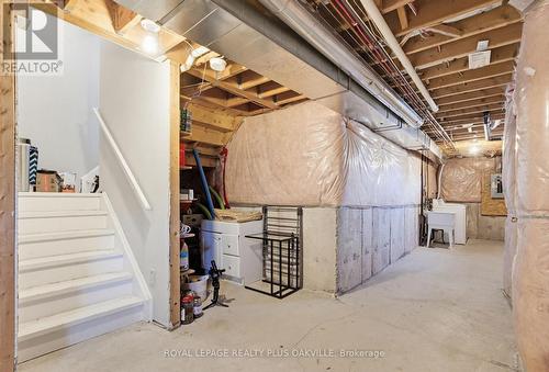 5200 Des Jardines Drive, Burlington, ON - Indoor Photo Showing Basement