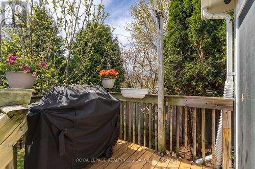 5200 Des Jardines Drive, Burlington, ON - Outdoor