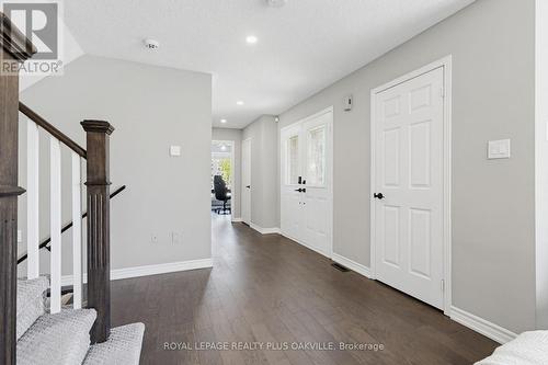 5200 Des Jardines Drive, Burlington, ON - Indoor Photo Showing Other Room