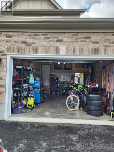 5 Irwin Crescent, New Tecumseth, ON - Indoor Photo Showing Garage
