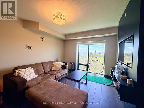 1711 - 1235 Richmond Street, London East (East B), ON - Indoor Photo Showing Living Room