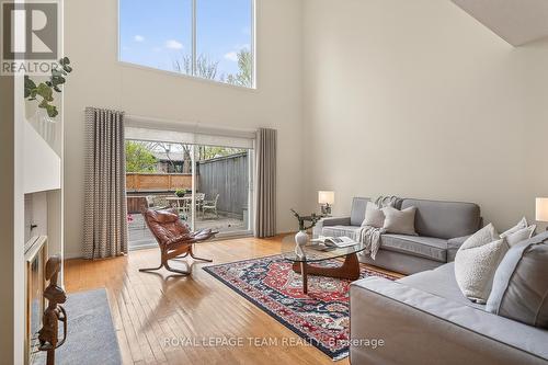 164 Dufferin Road, Ottawa, ON - Indoor Photo Showing Living Room